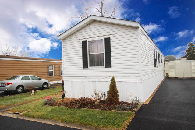 27W370 Geneva Rd. #11, West Chicago, IL 60185