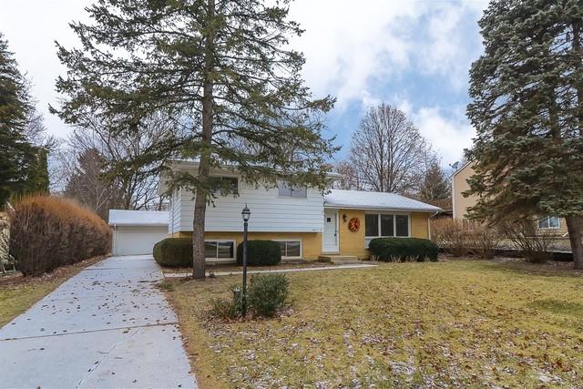 906 S Summit St., Barrington, IL 60010