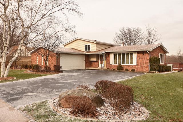 551 Tanglewood Ln., Frankfort, IL 60423