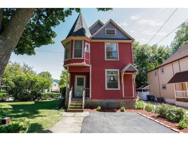 609 Maple Ave., Downers Grove, IL 60515