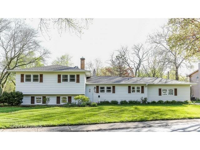 325 Hemlock Ln., Naperville, IL 60540