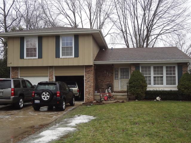 517 Northgate Rd., Lindenhurst, IL 60046