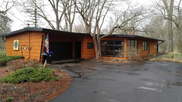 1438 Linden Rd., Spring Grove, IL 60081