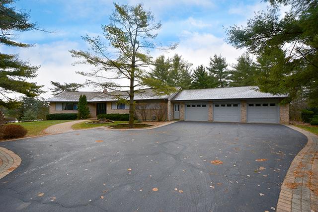 25630 N Kyle Ct., Hawthorn Woods, IL 60047