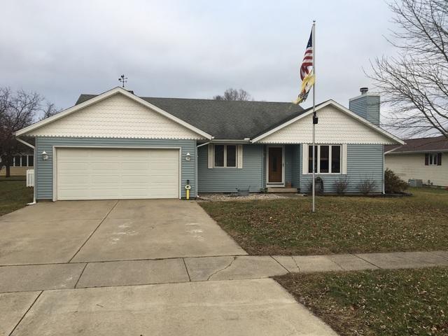 504 Crestwood Dr., St. Joseph, IL 61873