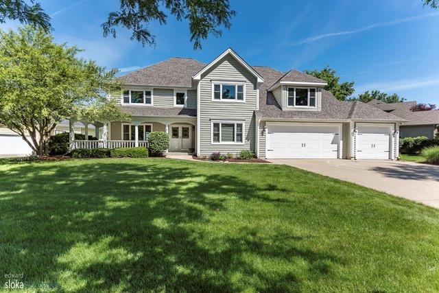 952 Wedgewood Dr., Crystal Lake, IL 60014