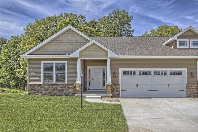1810 Lake Ridge Ct., Mahomet, IL 61853