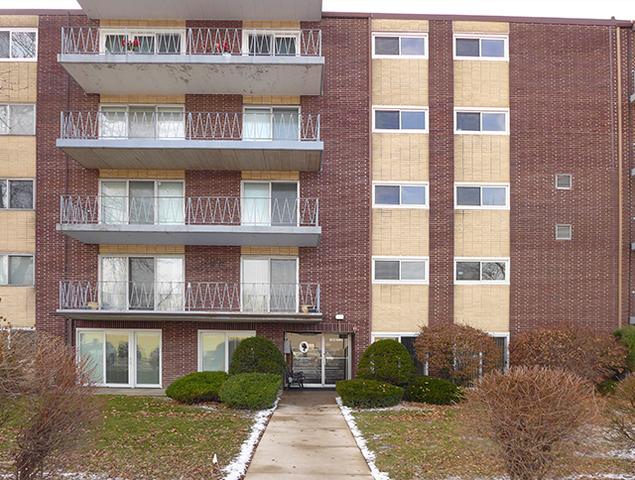 2900 Maple Ave. #16D, Downers Grove, IL 60515