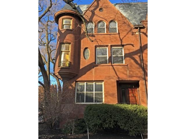 858 W Chalmers Pl., Chicago, IL 60614