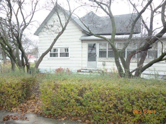 5 S Richman St., Villa Grove, IL 61956