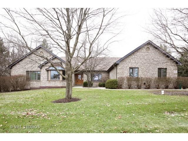 6201 Hidden Oak Dr., Crystal Lake, IL 60012