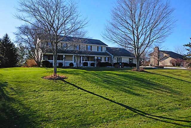 122 Glen Rd., Hawthorn Woods, IL 60047
