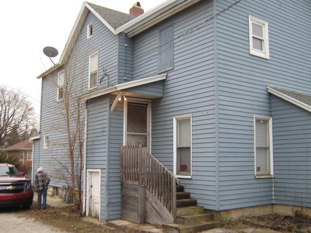 661 E 4th Ave., Joliet, IL 60433