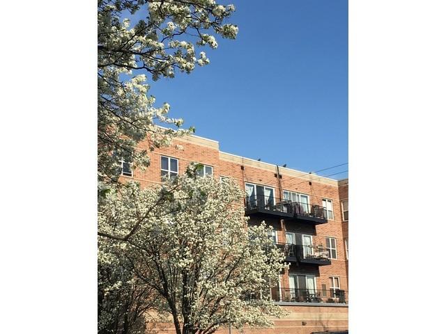 647 N Green St. #403, Chicago, IL 60642