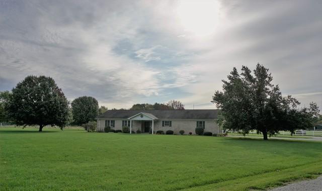 9656 Camp Drake Rd., Fairmount, IL 61841