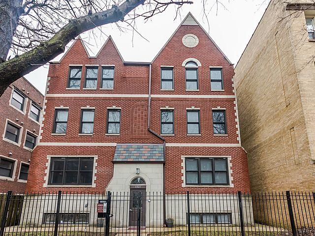 6823 N Lakewood Ave. #3S, Chicago, IL 60626