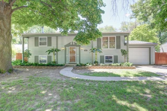 1823 N Crescent Dr., Champaign, IL 61821