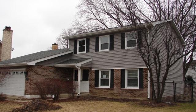 889 Asbury Ln., Schaumburg, IL 60193