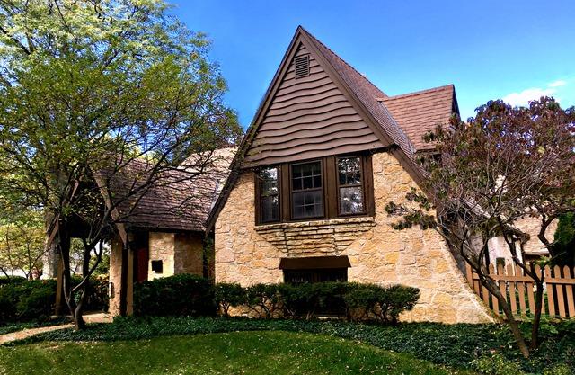 1118 W John St., Champaign, IL 61821