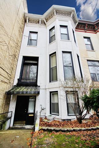 5328 S Blackstone Ave., Chicago, IL 60615