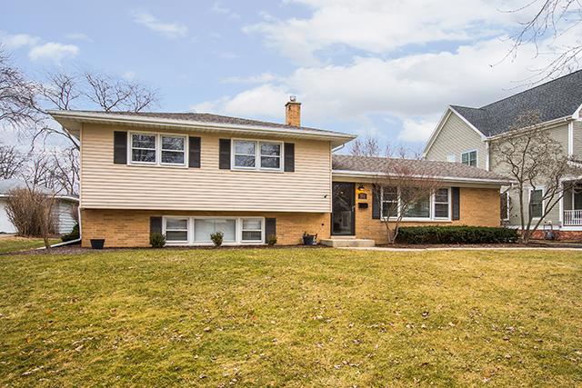 553 Cypress Dr., Naperville, IL 60540