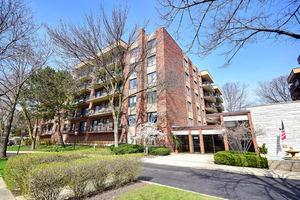 9558 Gross Point Rd. #301A, Skokie, IL 60076