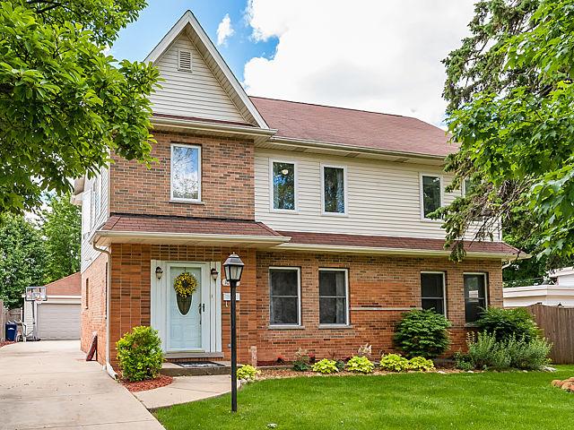 10849 Robinhood St., Westchester, IL 60154