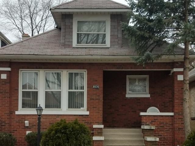 8924 S Elizabeth St., Chicago, IL 60620