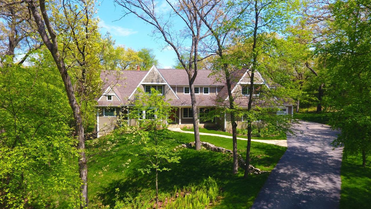 2814 Fawn Trail Ct., Crystal Lake, IL 60012