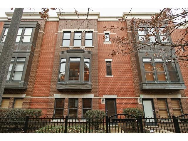 841 W College Pkwy., Chicago, IL 60608