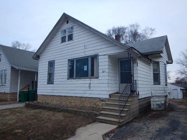 320 Willow Ave., Joliet, IL 60436