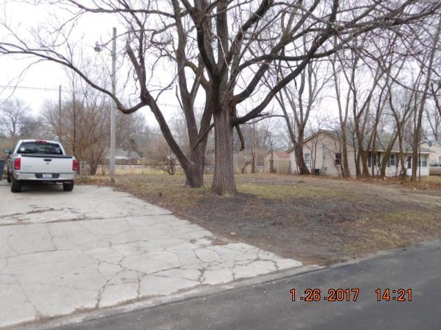 1504 Hedge Rd., Champaign, IL 61821