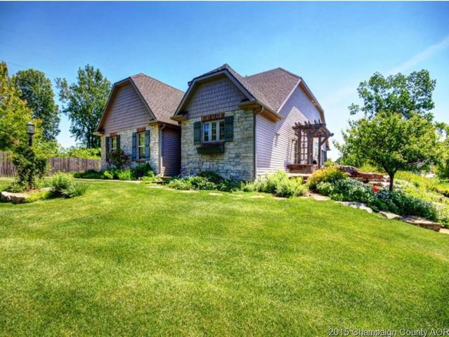 904 N Lake Of The Woods Rd, Mahomet, IL 61853