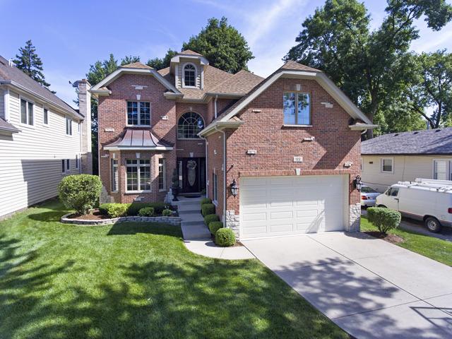 122 E 56th St., Westmont, IL 60559