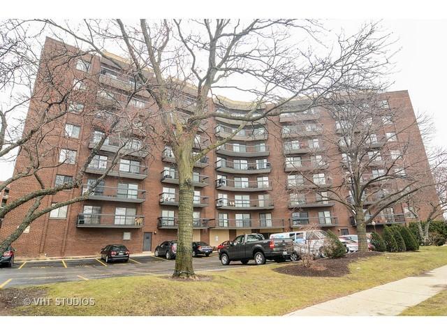 711 S River Rd. #203, Des Plaines, IL 60016
