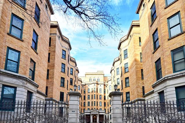 550 W Surf St. #506, Chicago, IL 60657