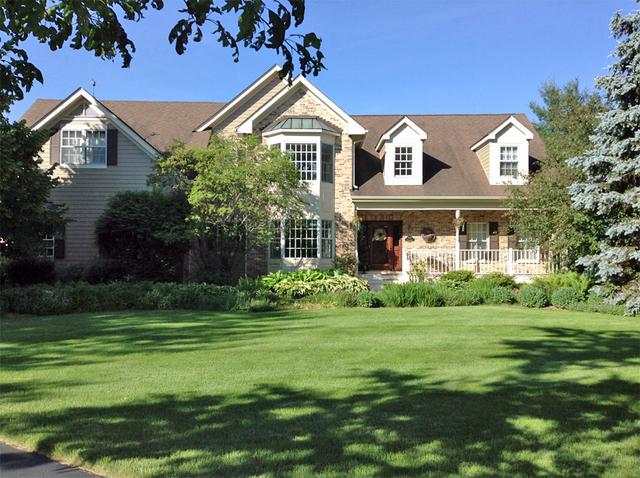 6N994 Tuttle Pl., St. Charles, IL 60175