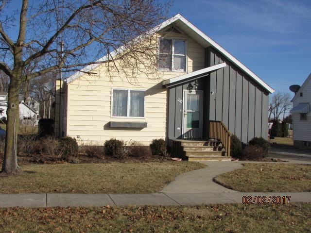 210 E Green St., Roberts, IL 60962