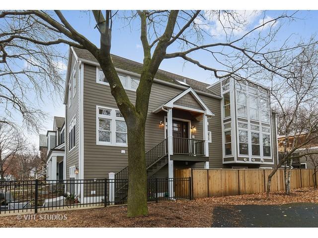 1322 W Wolfram St., Chicago, IL 60657