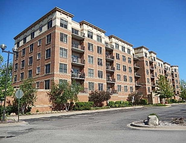 9530 Cook Ave. #602, Oak Lawn, IL 60453