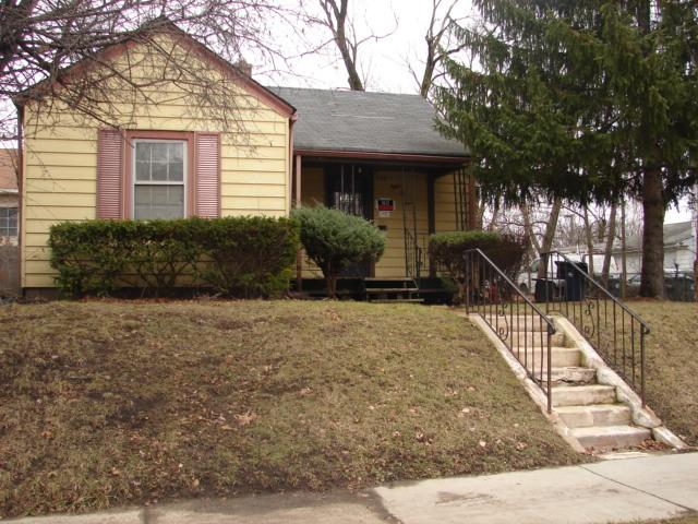 823 S Martin Luther King Jr Ave., Waukegan, IL 60085