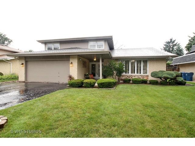 8454 W Sun Valley Dr., Palos Hills, IL 60465