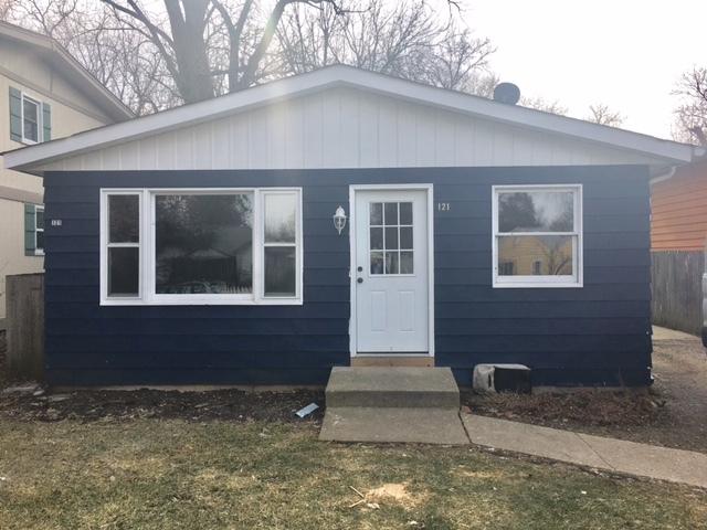 121 Woodland Dr., Round Lake, IL 60073