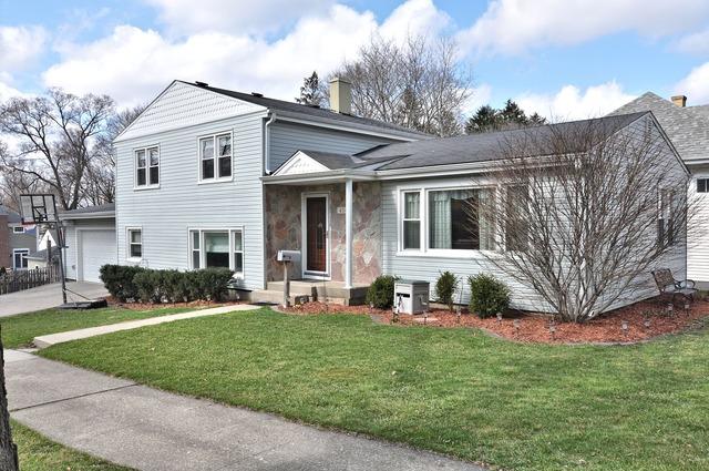 424 Hillcrest Ave., Barrington, IL 60010