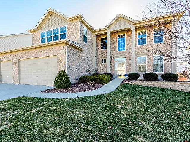 528 Barclay Dr., Bolingbrook, IL 60440