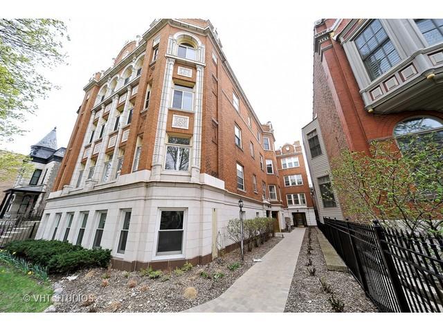 825 W Oakdale Ave. #2, Chicago, IL 60657