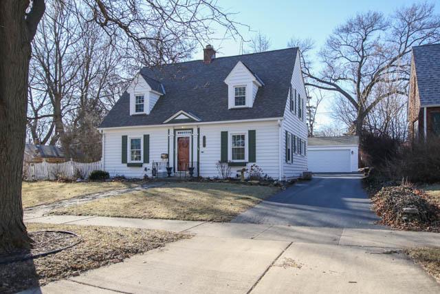 313 S Commonwealth Ave., Aurora, IL 60506