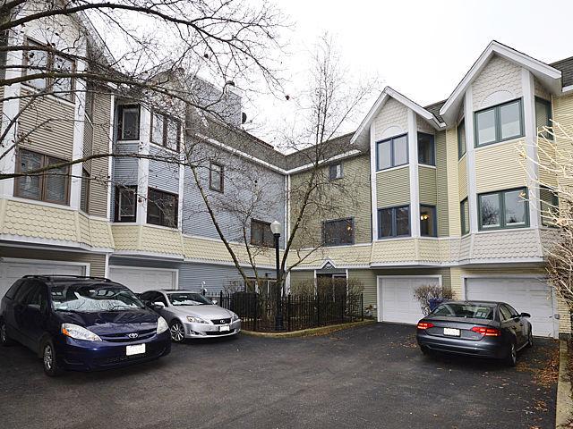 3318 N Racine Ave., Chicago, IL 60657