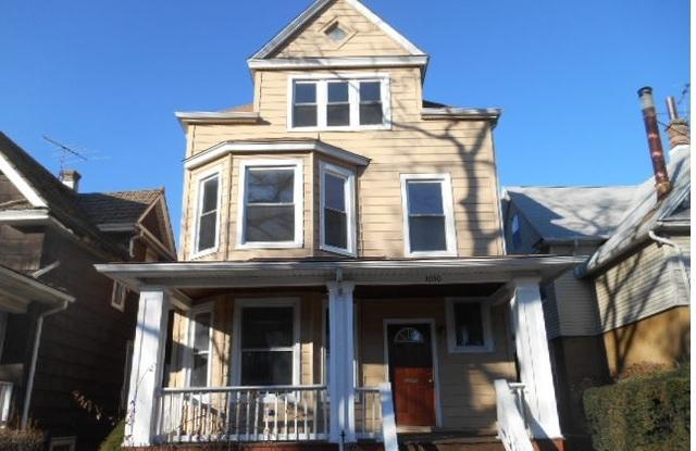 1050 N Menard Ave., Chicago, IL 60651
