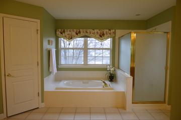 1151 Kasting Ln., Mundelein, IL 60060